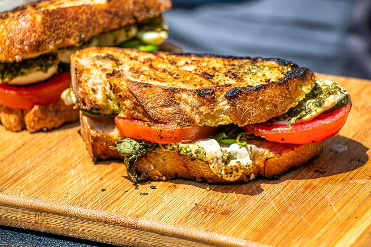 pesto-grilled-cheese-sandwich-recipe
